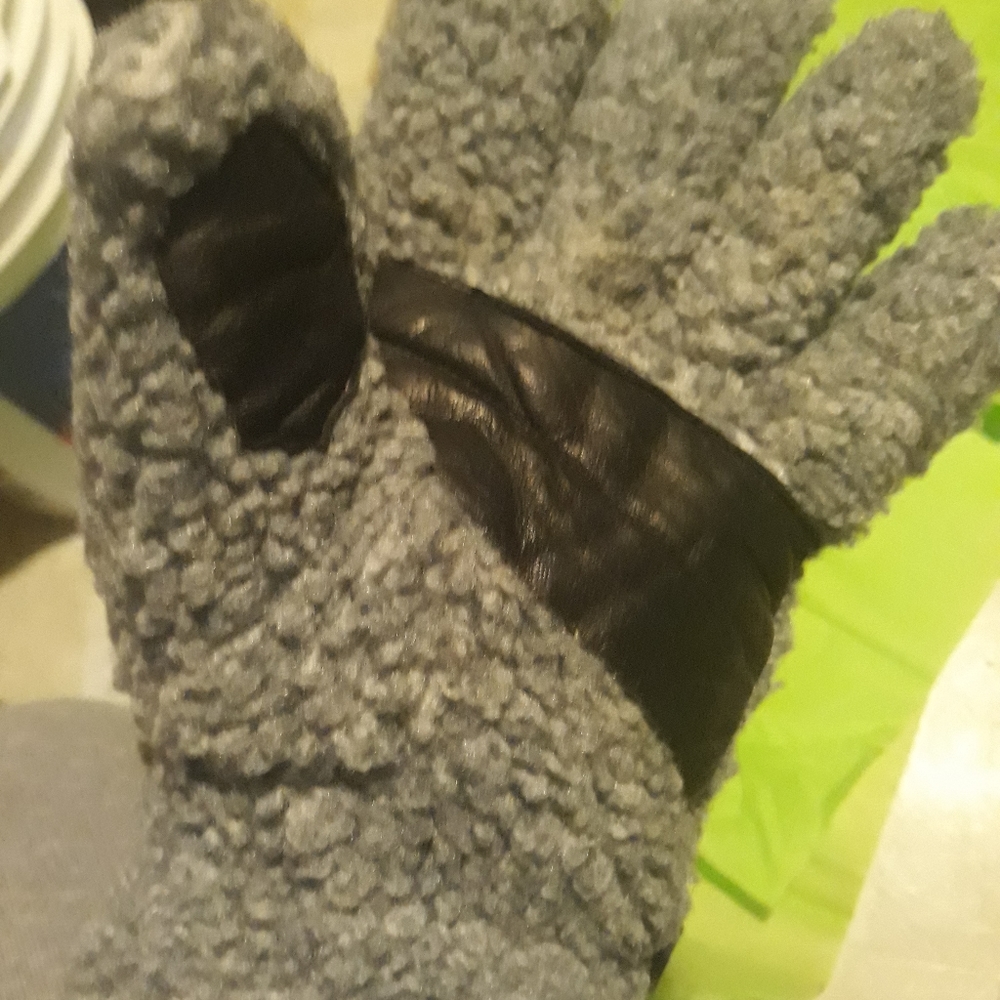 GLOVES